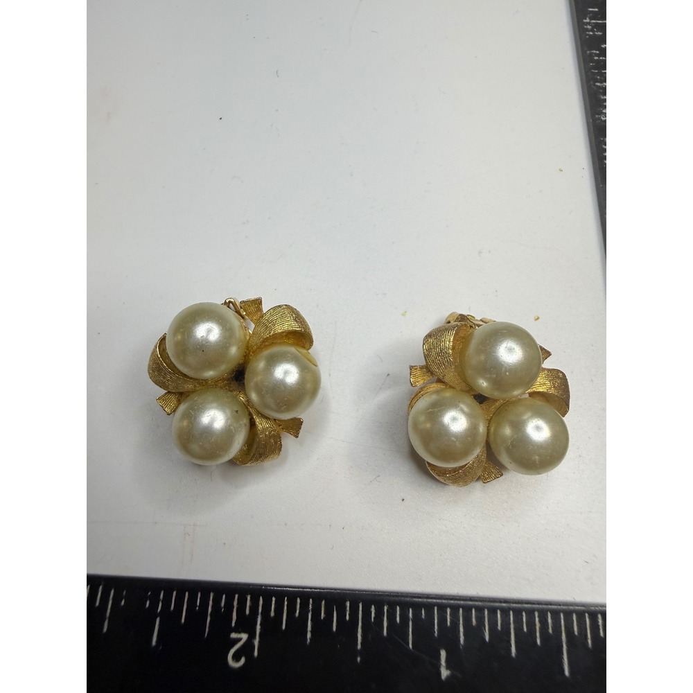 Vintage Gold Tone Faux Pearl Cluster Clip On Earrings Textured Ribbon Design